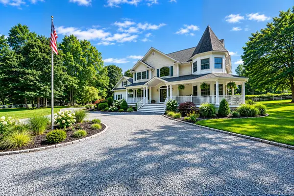 4 Holly Lane, Nissequogue, NY 11780