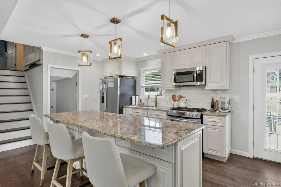 61 Carleton Avenue, Amityville, NY 11701 - #3