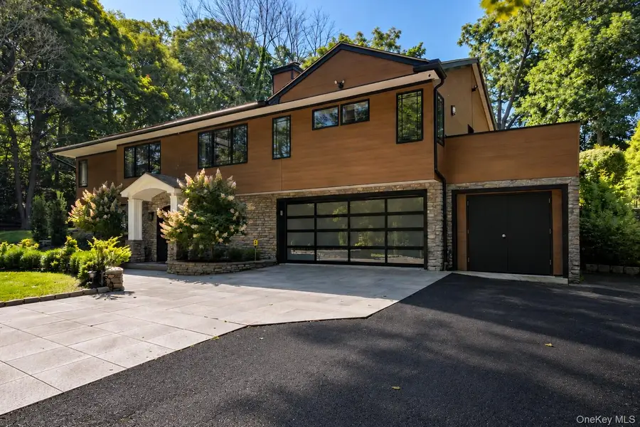 6 Tanyard Lane, Huntington, NY 11743 - #2