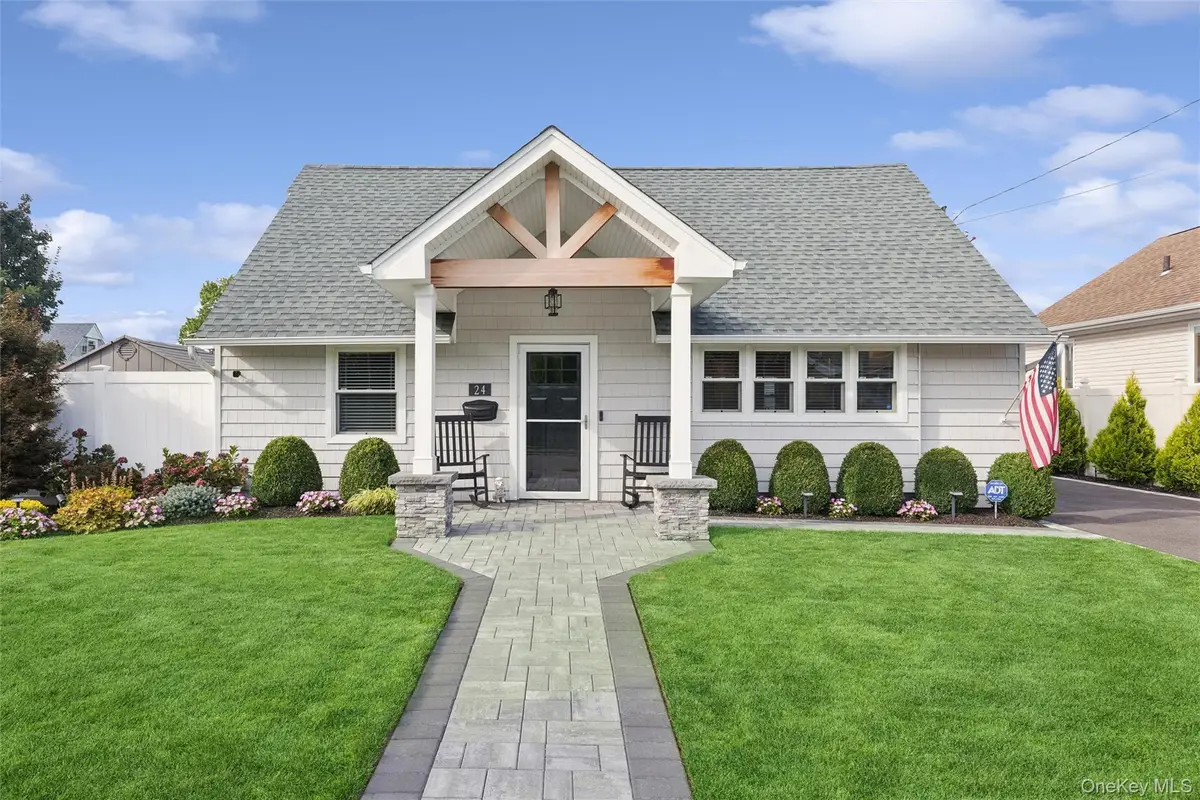 24 Essen Place, Bethpage, NY 11714 - #1