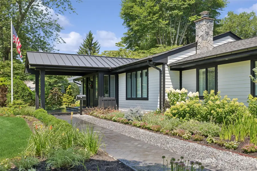 7 King Arthurs Court, Saint James, NY 11780 - #3