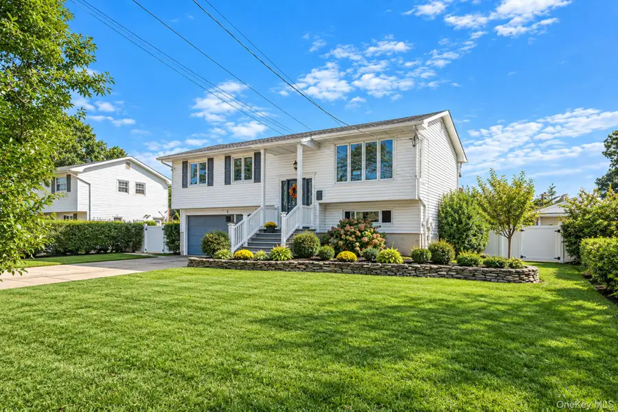 1527 Saint Louis Avenue, Bay Shore, NY 11706 - #3