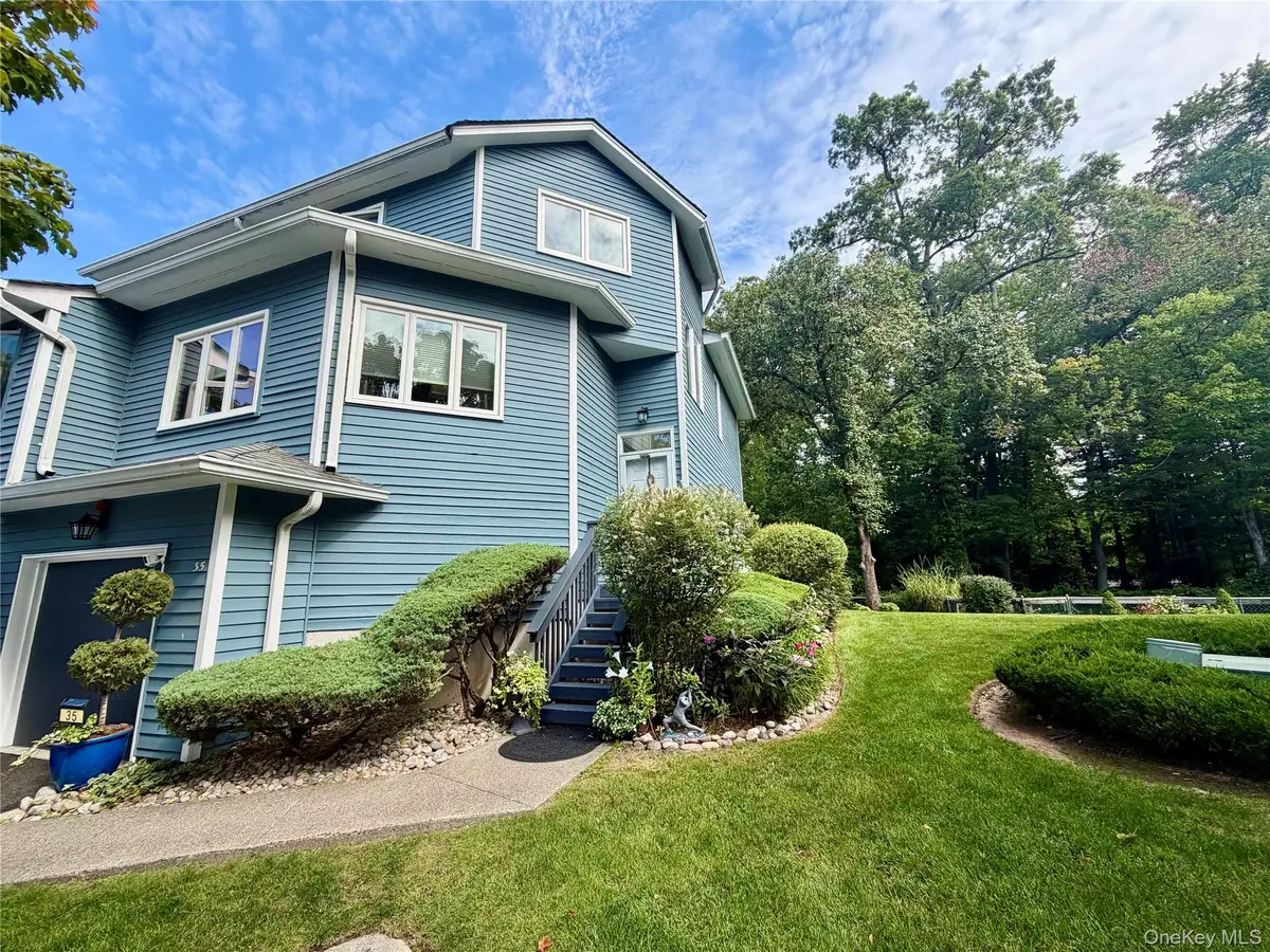 35 Village Green, Bardonia, NY 10954 - #1