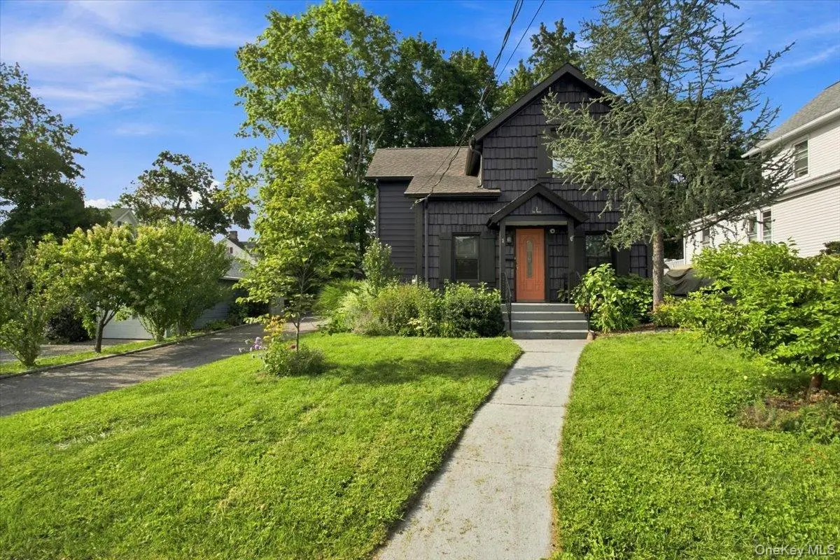 3 Elm Street, Pleasantville, NY 10570 - #1