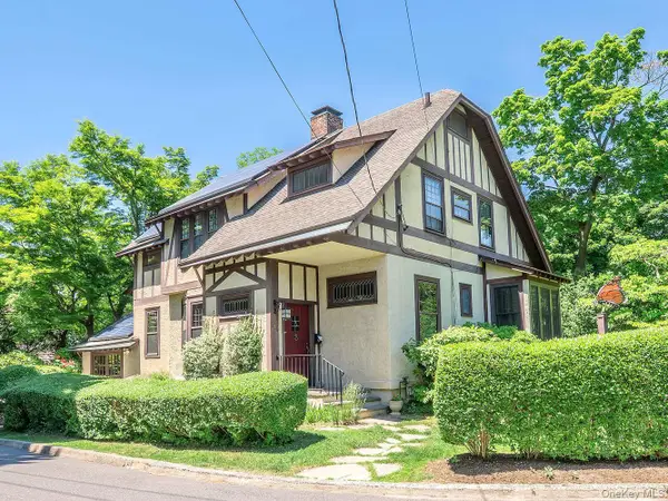 230 Littleworth Lane, Sea Cliff, NY 11579