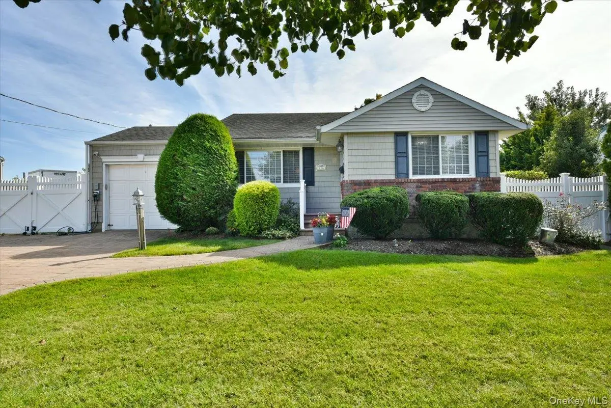 216 Linden Street, Massapequa Park, NY 11762 - #1