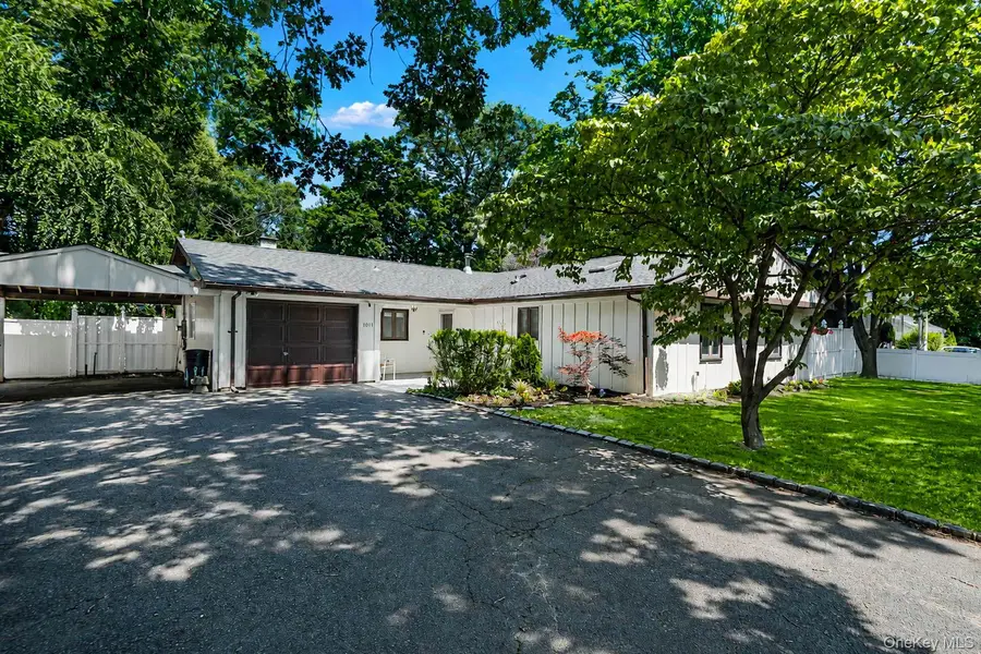 1011 Old Town Road, Coram, NY 11727 - #2