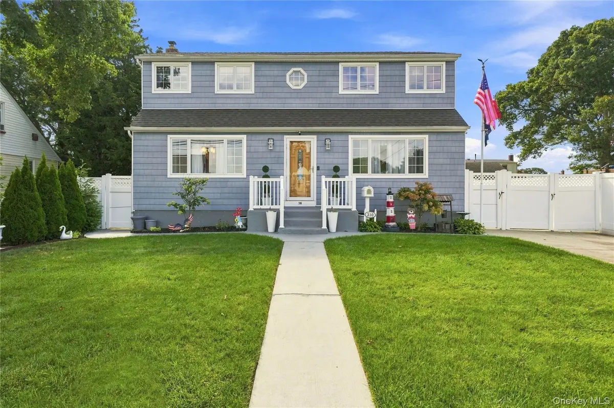 310 Audley Court, Copiague, NY 11726 - #1