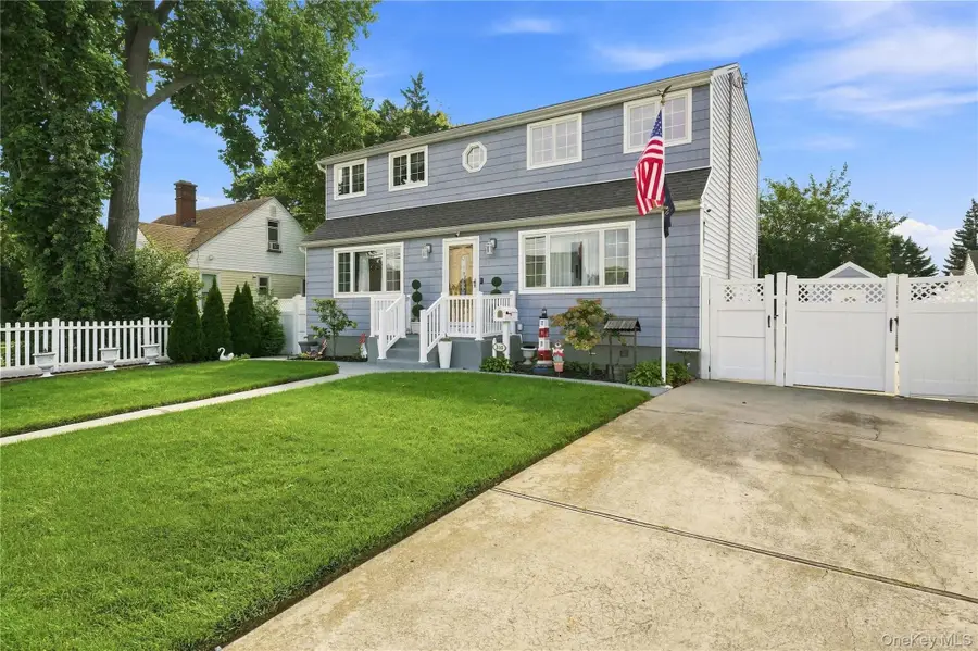 310 Audley Court, Copiague, NY 11726 - #3