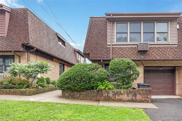 61-26 233 Street, Oakland Gardens, NY 11364