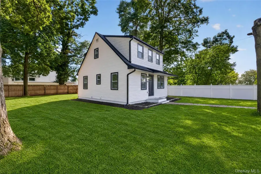 10 Harrison Dr, Shirley, NY 11967 - #3