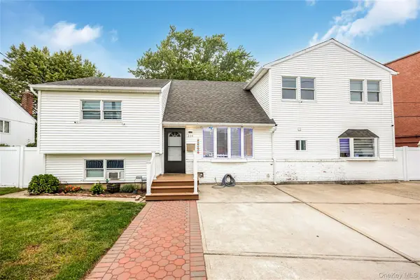 204 Bayside Avenue, Oceanside, NY 11572