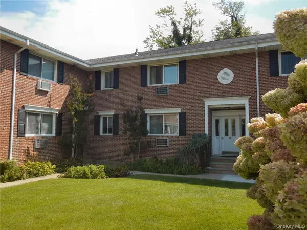 200 Merrick Road #H, Amityville, NY 11701