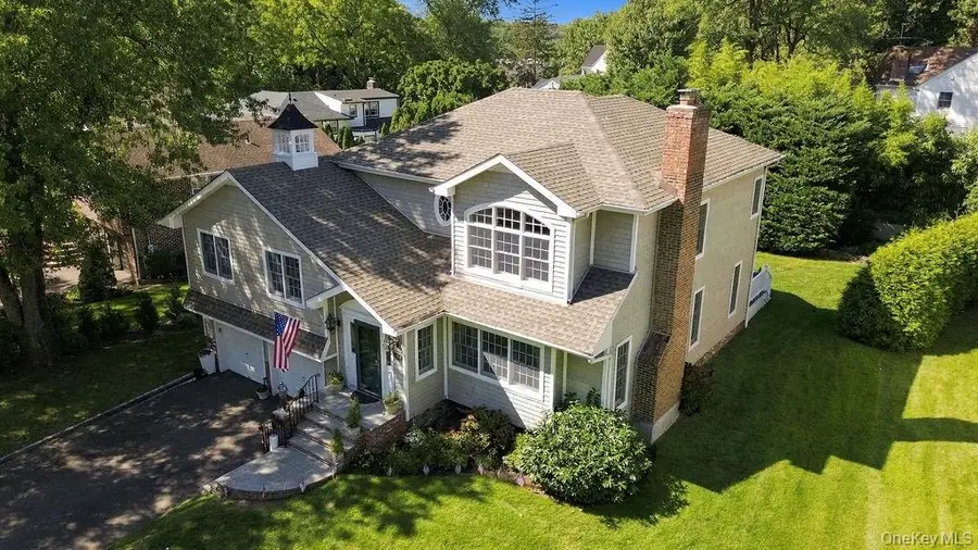 4 Bayview Circle, Manhasset, NY 11030 - #2