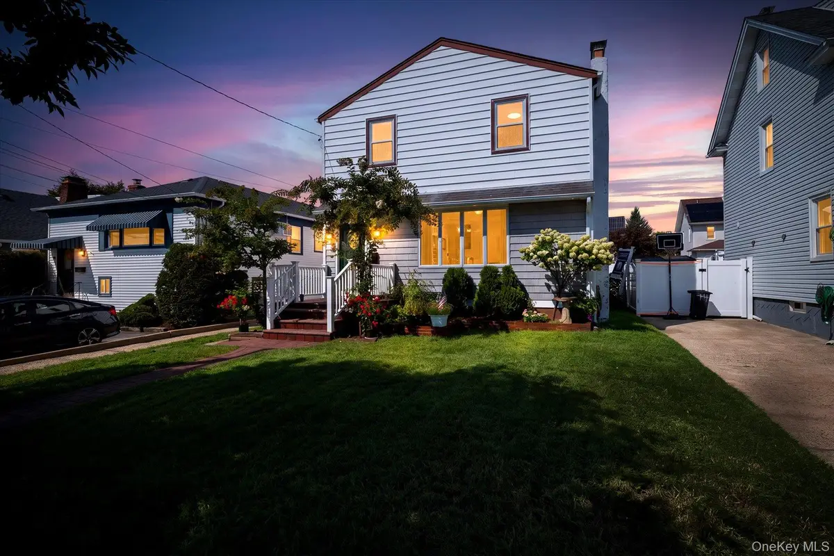 48 W Windsor Parkway, Oceanside, NY 11572 - #1