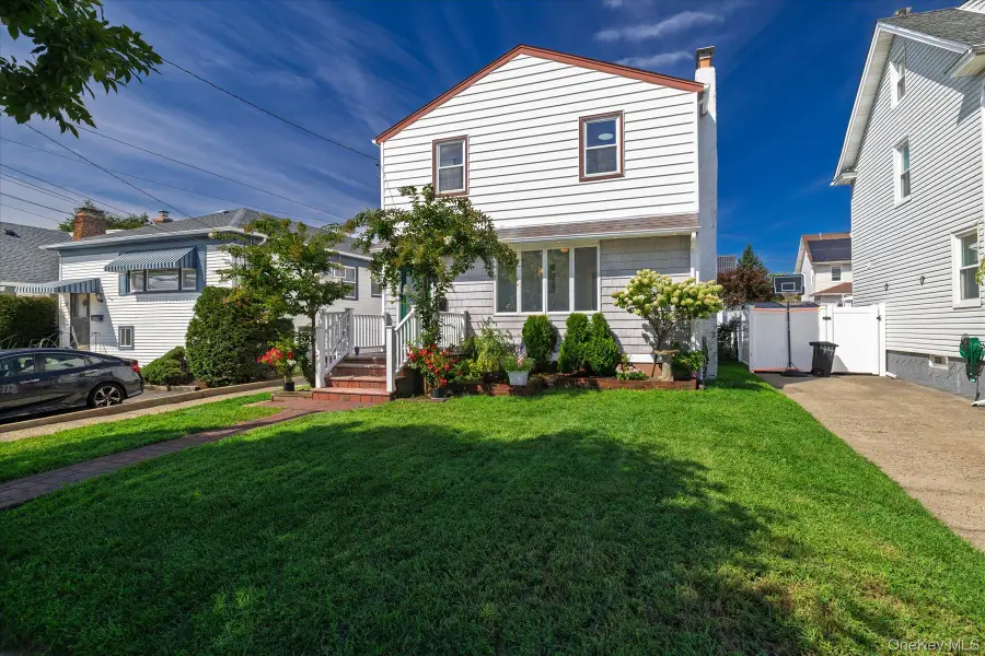 48 W Windsor Parkway, Oceanside, NY 11572 - #2