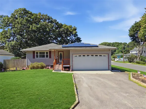 32 Edgewood Street, Mastic, NY 11950