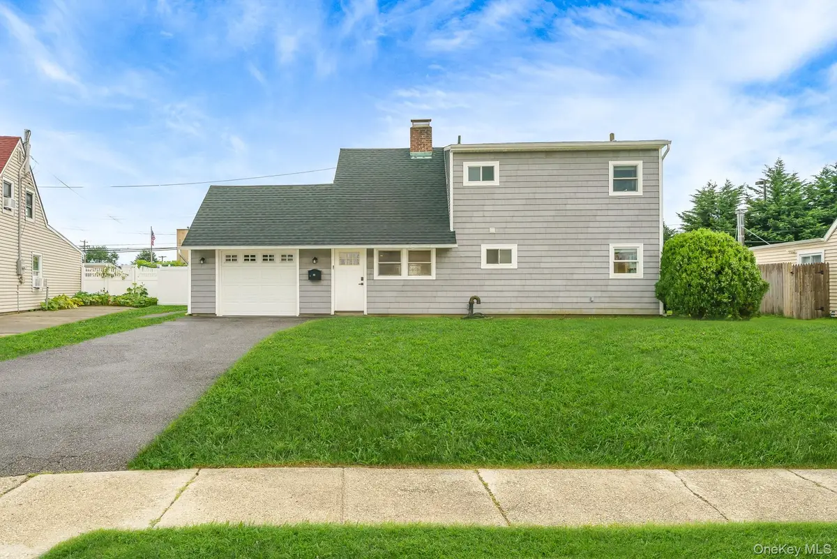 12 Squirrel Lane, Levittown, NY 11756 - #1