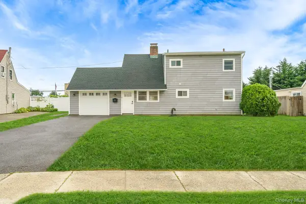 12 Squirrel Lane, Levittown, NY 11756