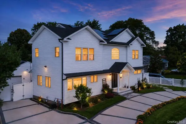 1375 Oak Lane, East Meadow, NY 11554
