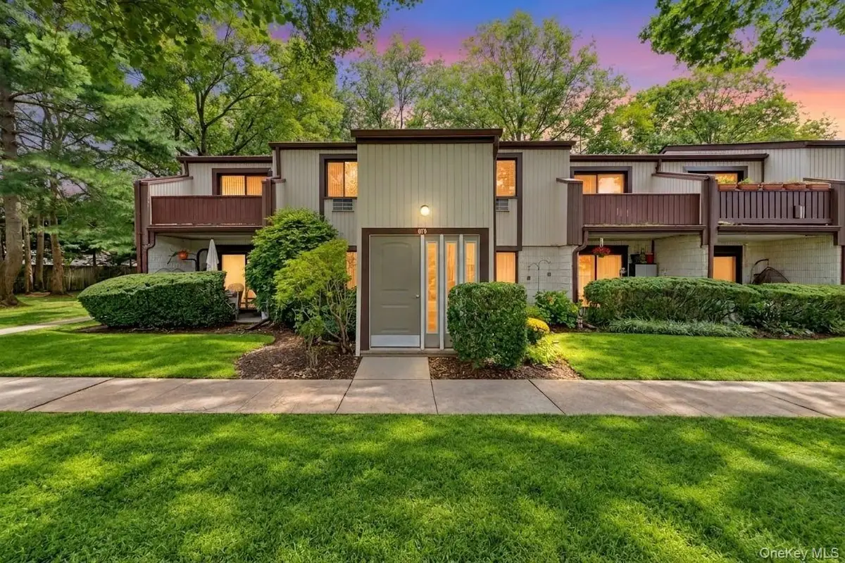 107 Richmond Boulevard #4B, Ronkonkoma, NY 11779 - #1