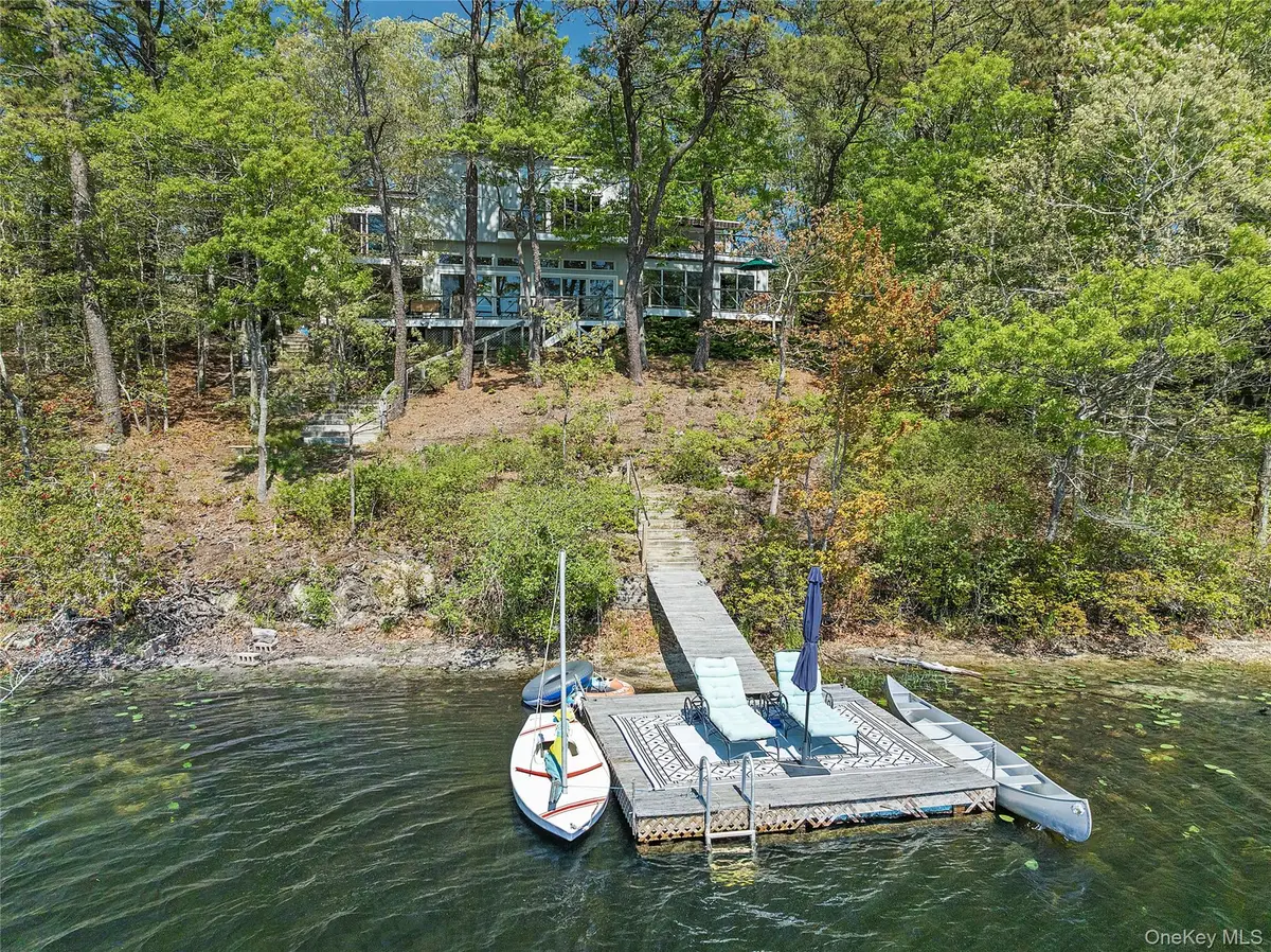 9 Lake View Ct, Southampton, NY 11968 - #1