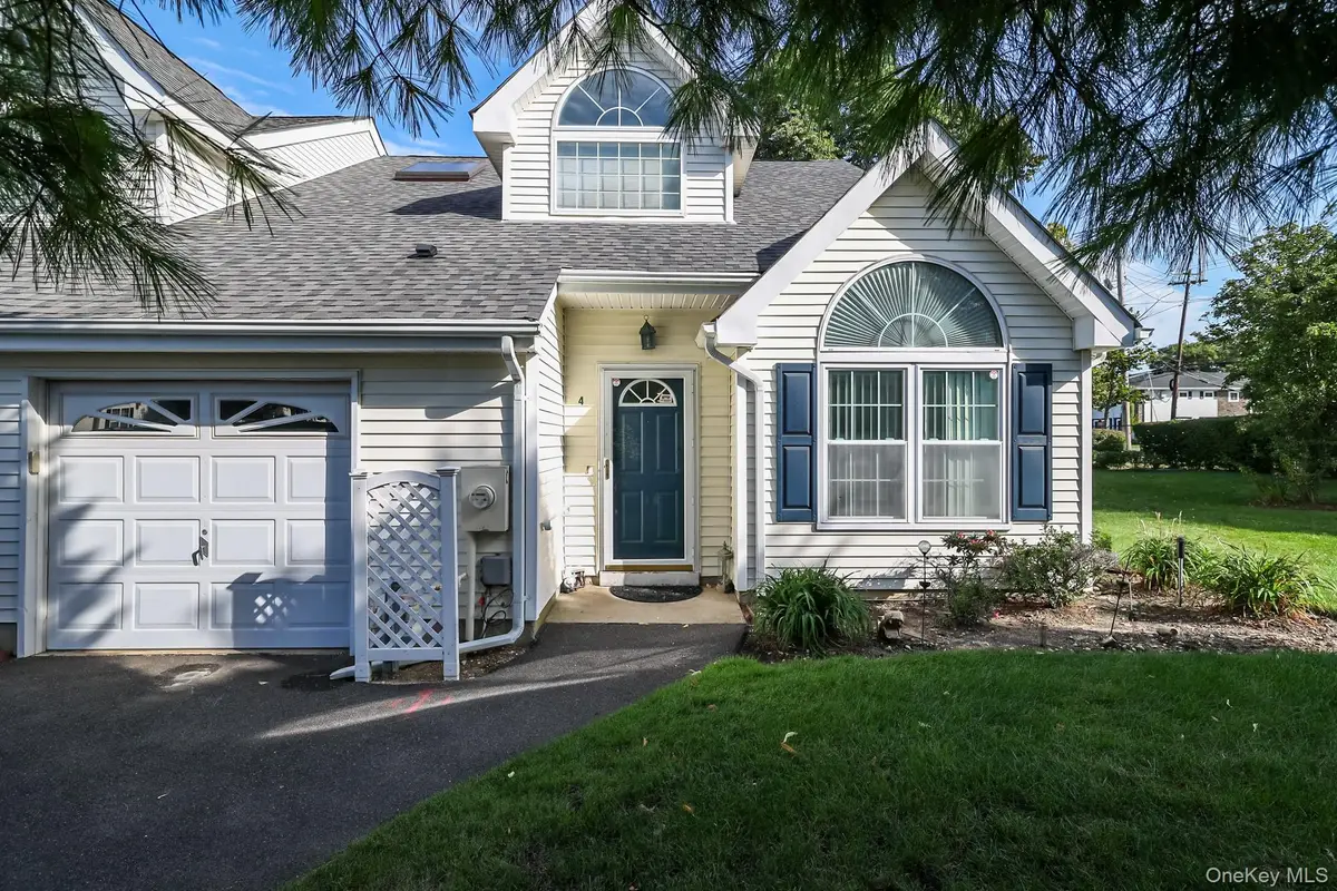 4 Joyces Way, Bay Shore, NY 11706 - #1