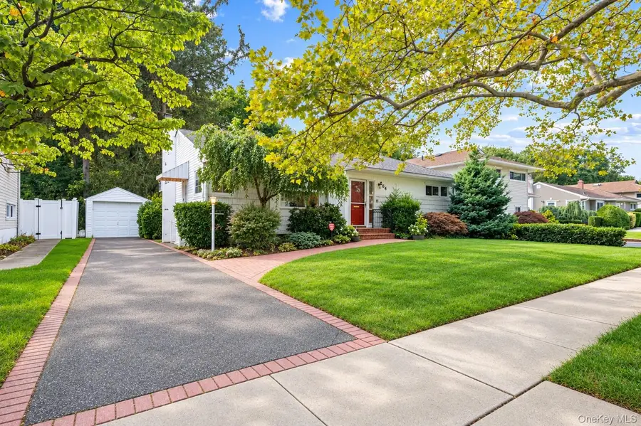 564 Richmond Road, East Meadow, NY 11554 - #3