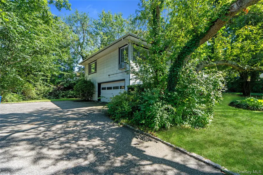 58 Ridge Drive E, Roslyn, NY 11576 - #3