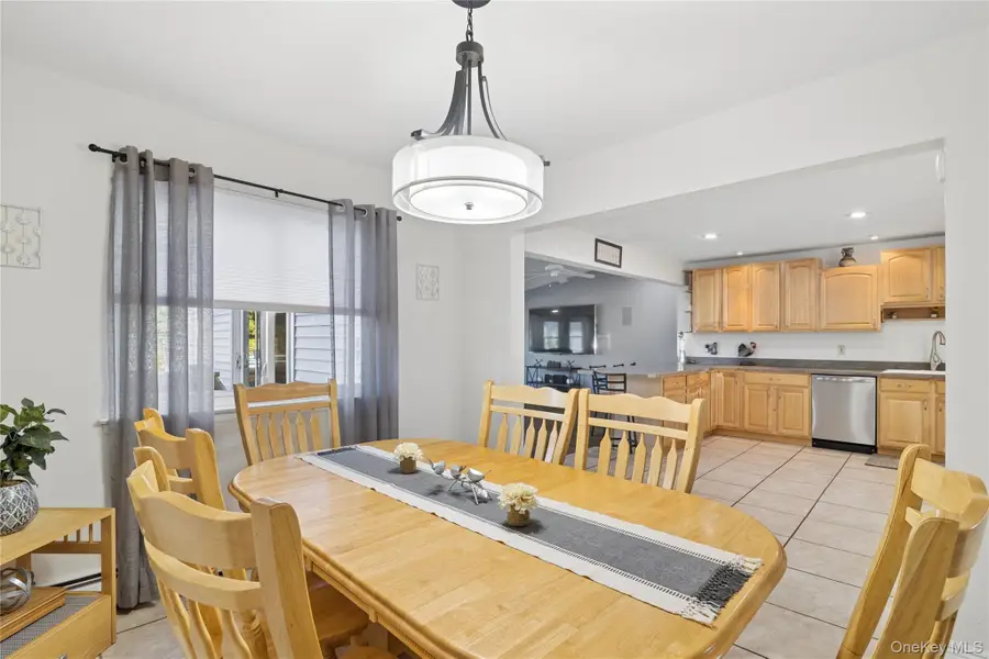 7 Springmeadow Drive, Holbrook, NY 11741 - #3