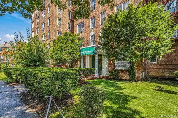 84-55 Daniels Street #2K, Briarwood, NY 11435