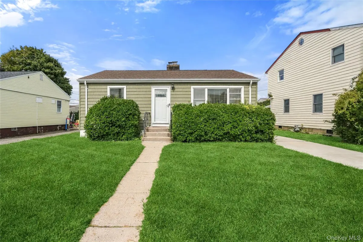 78 Robert Street, Freeport, NY 11520 - #1