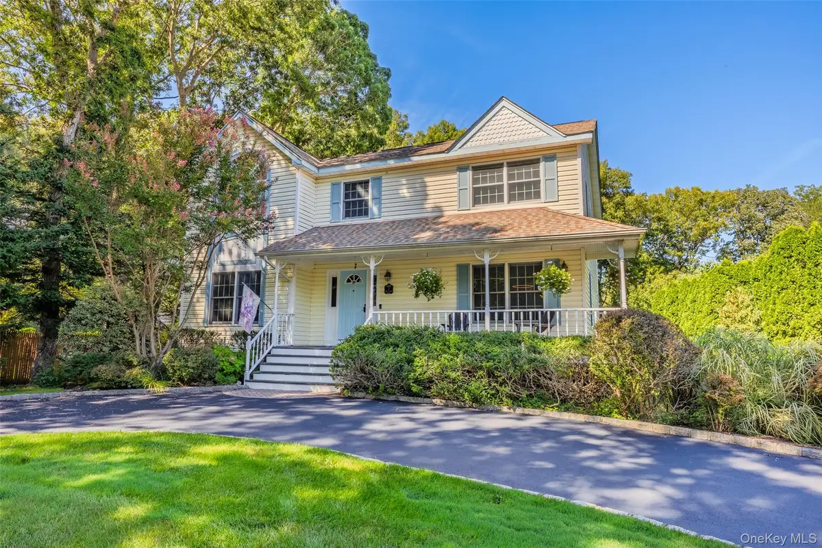 7 Holly Lane, Port Jefferson, NY 11777 - #1