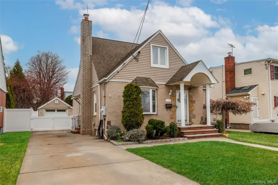934 Hancock Street, Franklin Square, NY 11010 - #3
