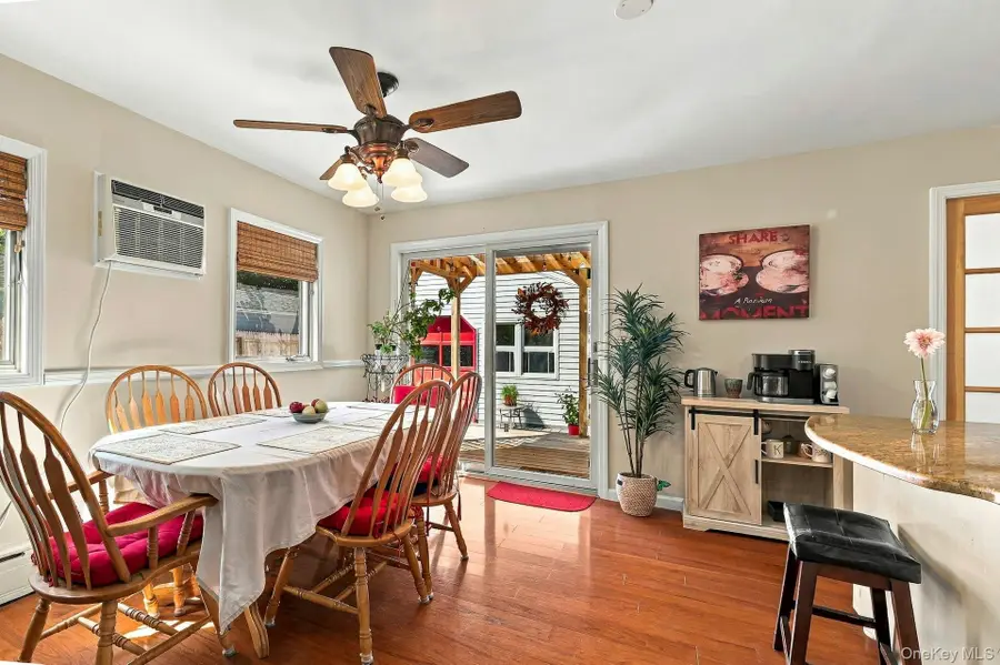 724 Sandra Avenue, West Islip, NY 11795 - #3