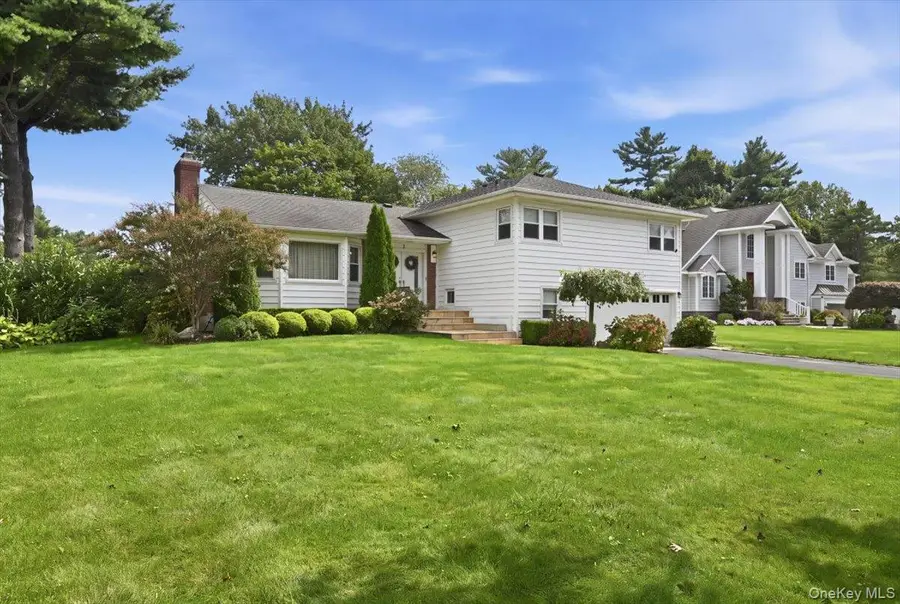 3 Maplewood Lane, East Hills, NY 11576 - #2