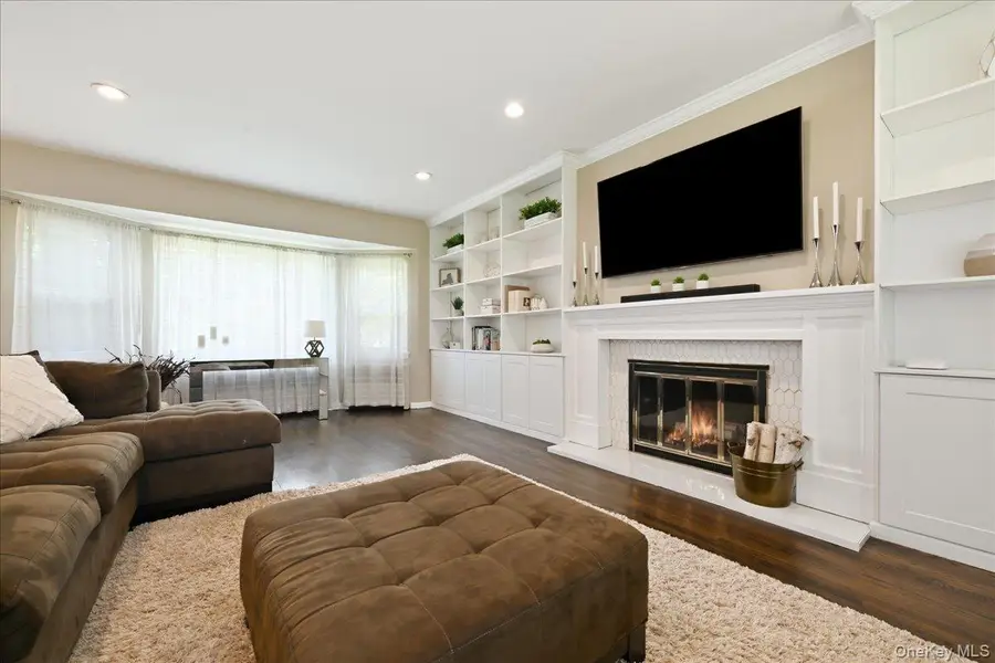 3 Maplewood Lane, East Hills, NY 11576 - #3