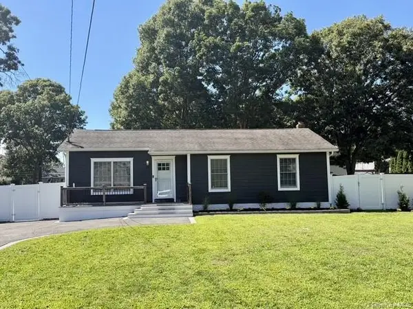 108 Floyd Road, Shirley, NY 11967