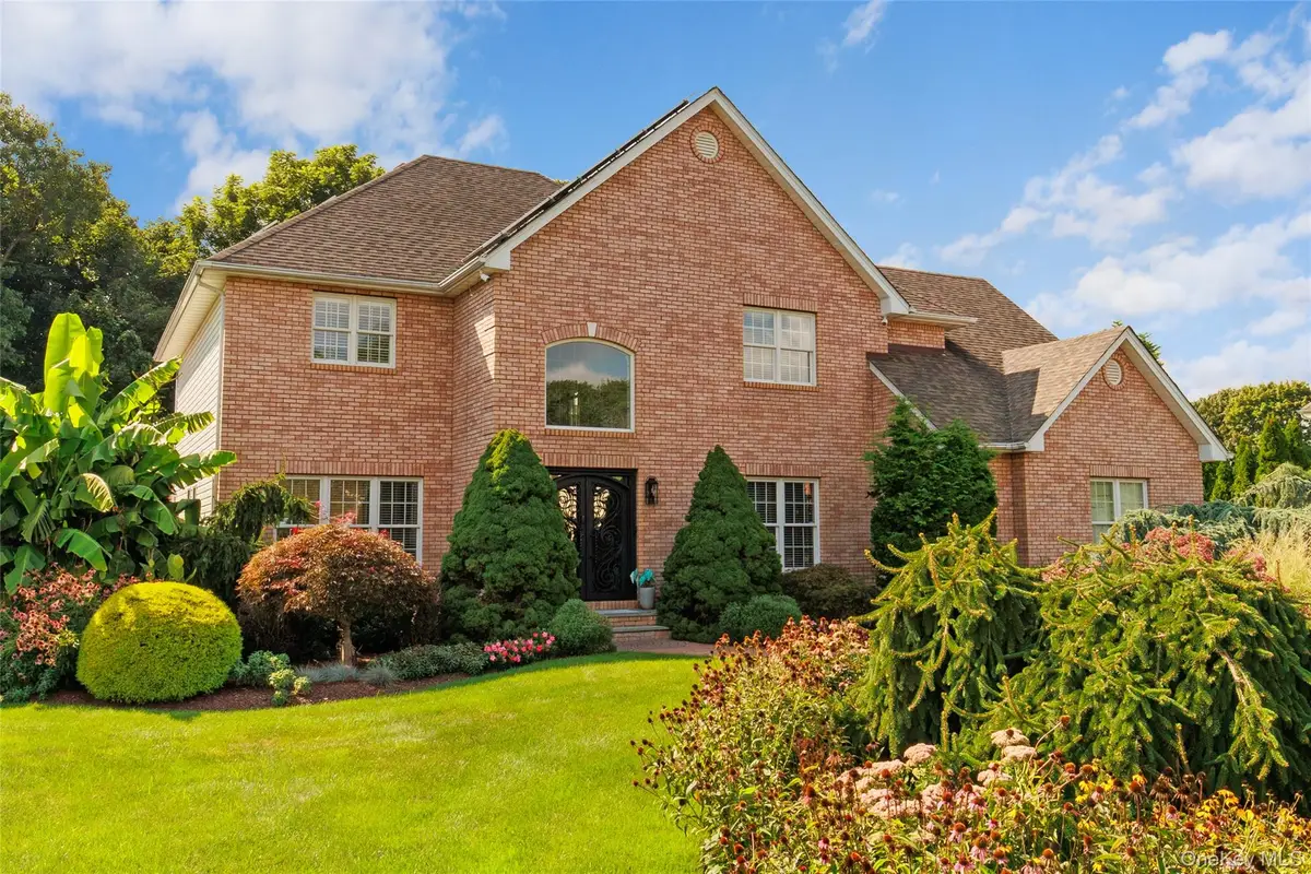 20 Millennium Court, Bohemia, NY 11716 - #1