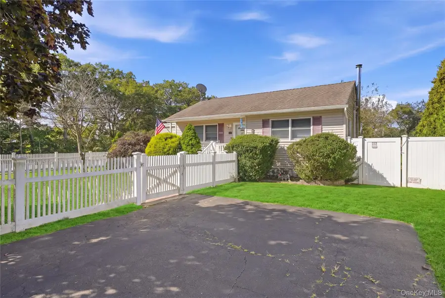 98 Smith Avenue, Holbrook, NY 11741 - #3