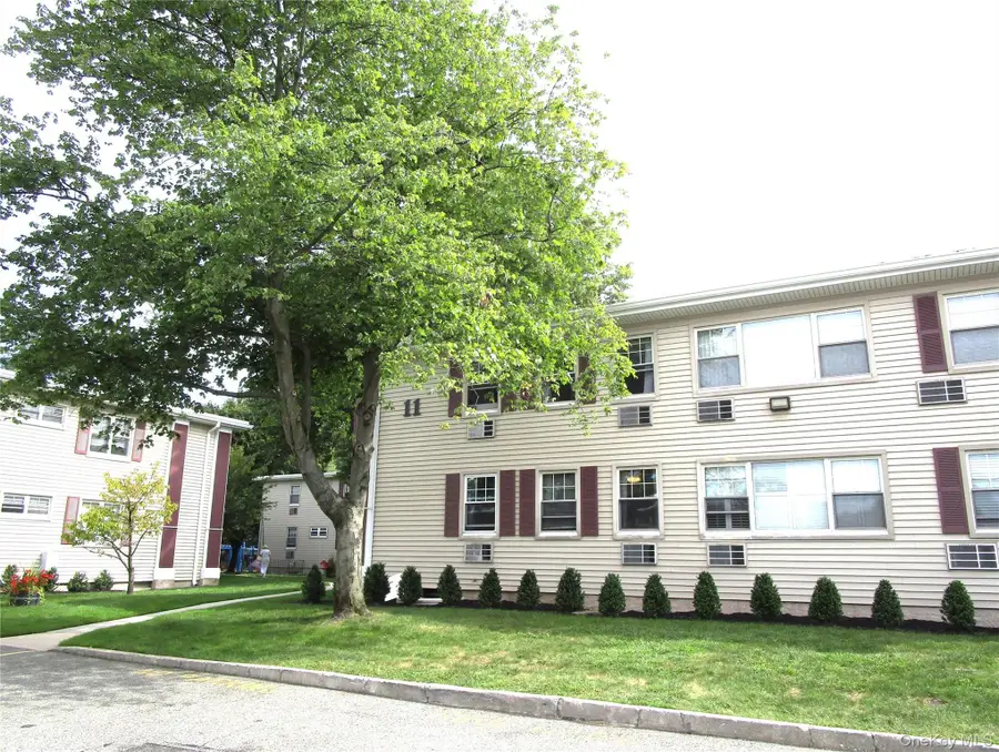 324 Post Avenue #11-I, Westbury, NY 11590 - #3