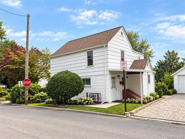 11 Lee Court #A, Great Neck, NY 11024