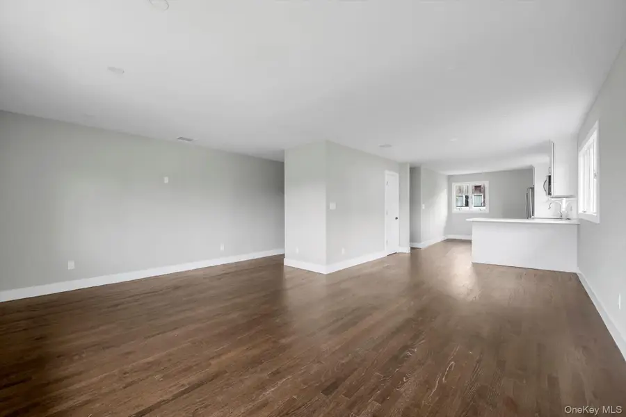 5 Linwood Road N, Port Washington, NY 11050 - #3
