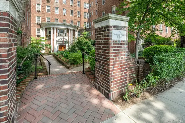118-11 84 Avenue #406, Kew Gardens, NY 11415