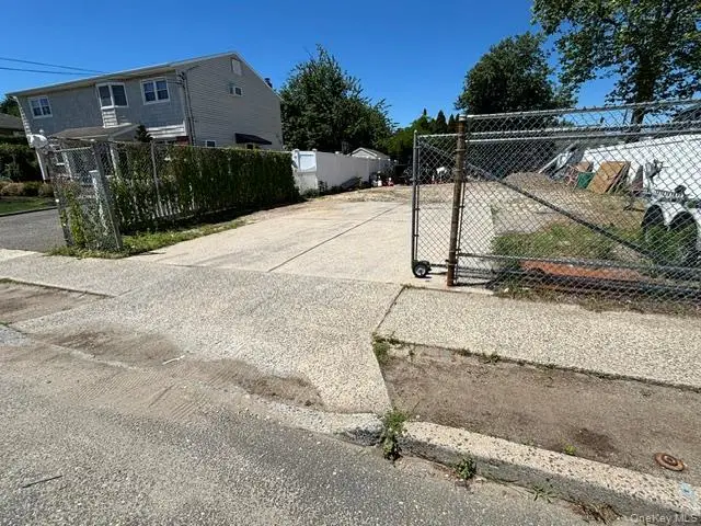 623 Stewart Avenue, Bethpage, NY 11714 - #3