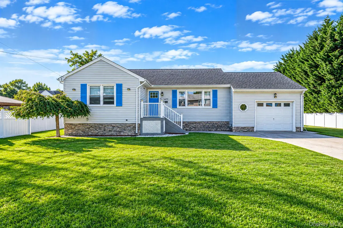 1477 6th Street, West Babylon, NY 11704 - #1
