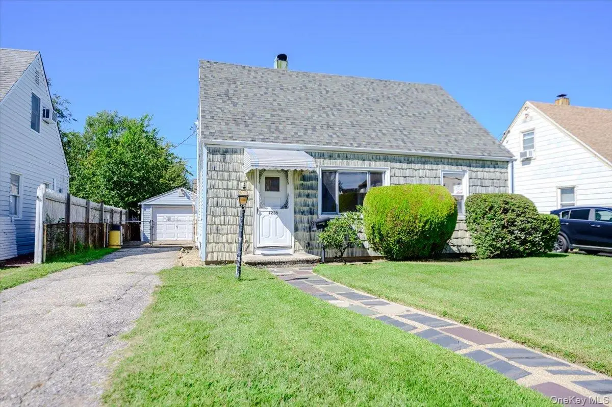 1258 Waverly Street, Hewlett, NY 11557 - #1