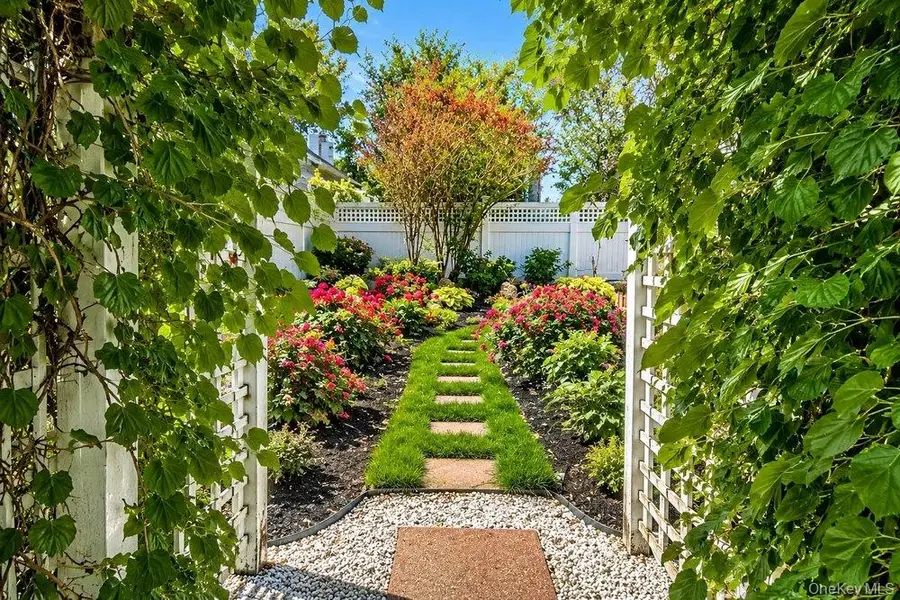 4 Smull Lane, Port Washington, NY 11050 - #3