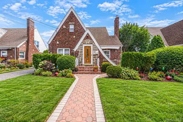 22 Flint Avenue, Hempstead, NY 11550