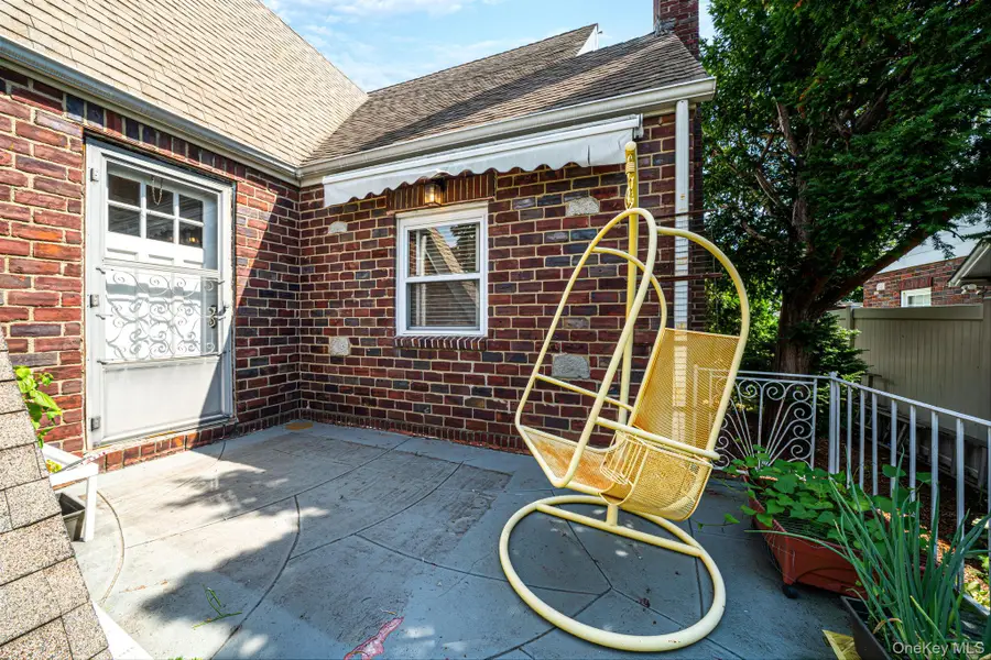 22 Flint Avenue, Hempstead, NY 11550 - #3